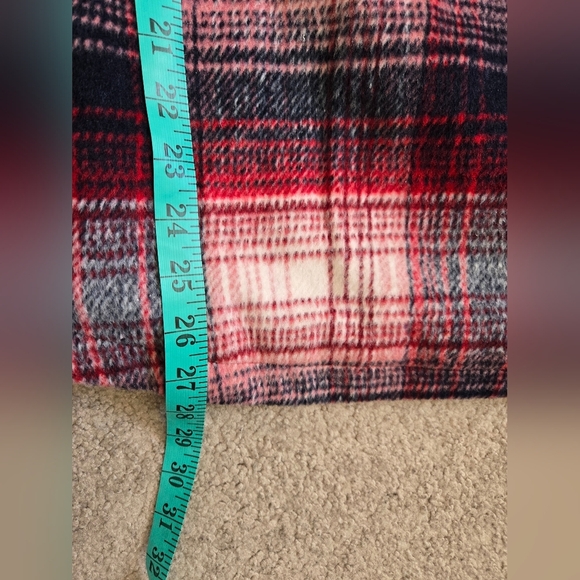 Levi's Red and Black Utility Jacket with Relaxed Fit and Long Sleeves - Picture 15 of 16